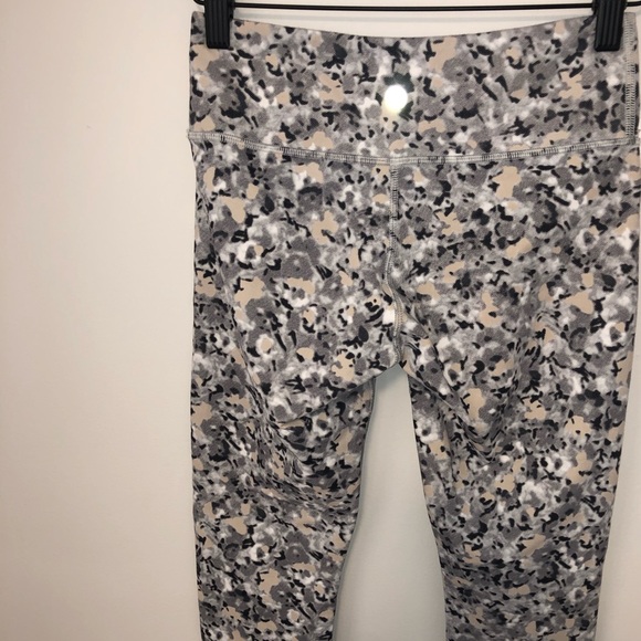 Lululemon Crops - Picture 9 of 10